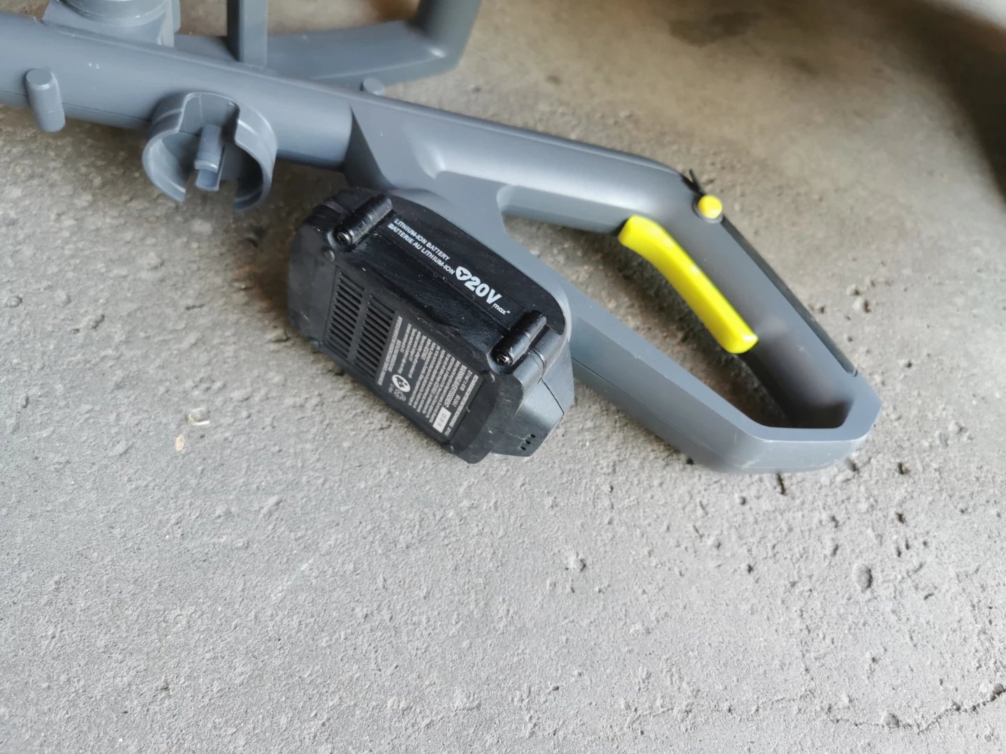 Yardworks Cordless String Trimmer - photo 3