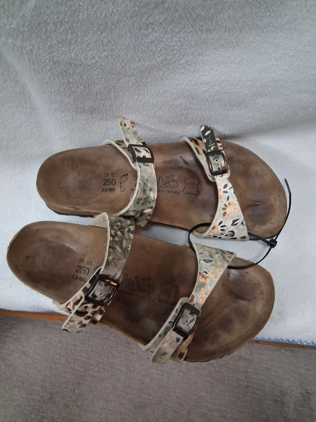 Birkenstock Sandals Size 39.5 (250) Floral & Camo Print