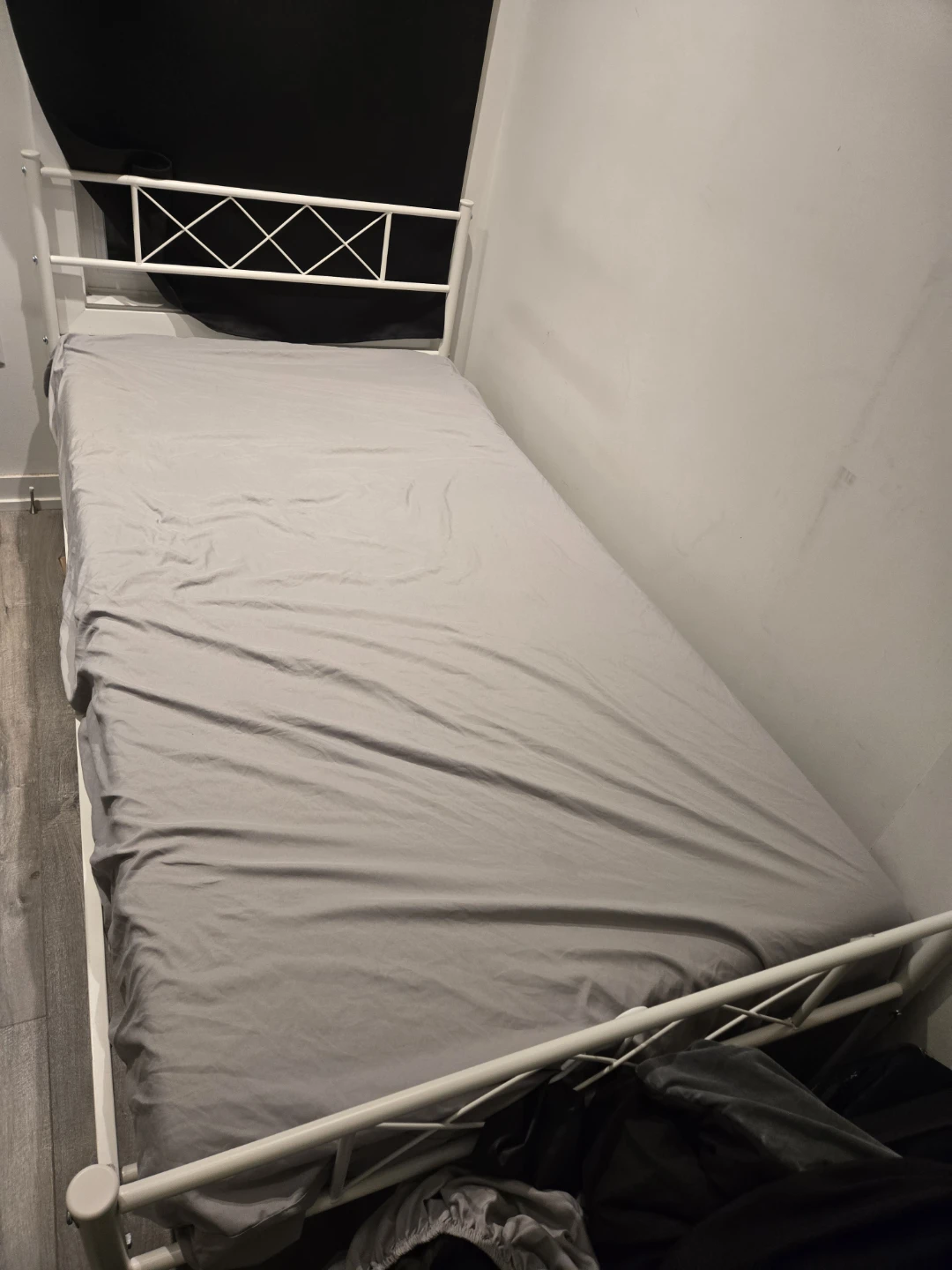Bed frame plus mattress - photo 2