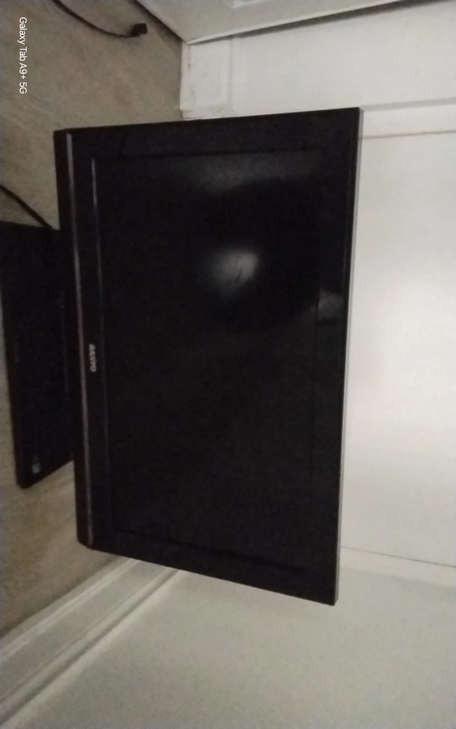 Sanyo 19" Flat Screen TV - photo 3