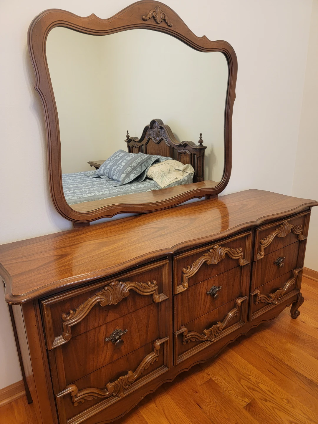 Vintage Cherry Wood Bedroom Set - photo 4