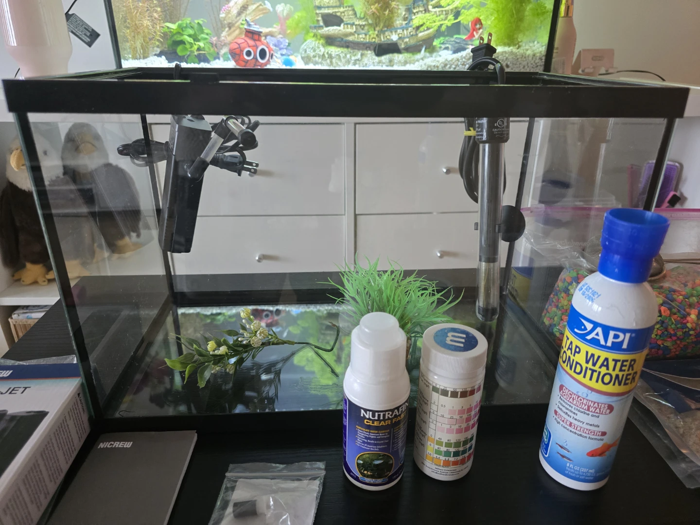 5 Gallon Fish Tank + whole bunddle - Mint condition! - photo 2