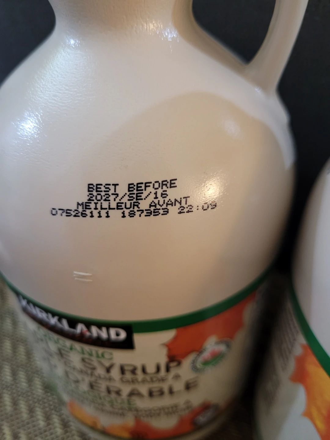Kirkland Signature Organic Maple Syrup - 1L Jug - photo 2