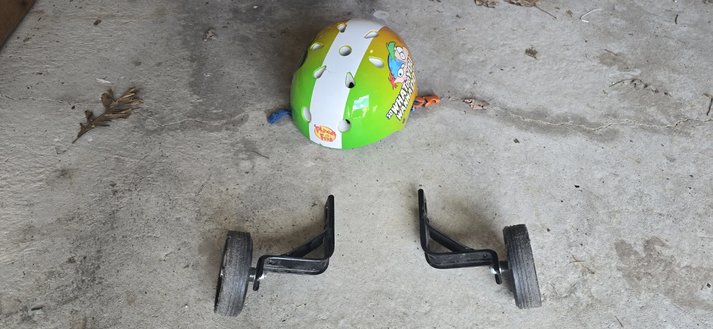 Kids Bike Helmet with Training Wheels - photo 2