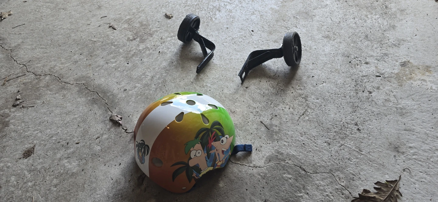 Kids Bike Helmet with Training Wheels - photo 3