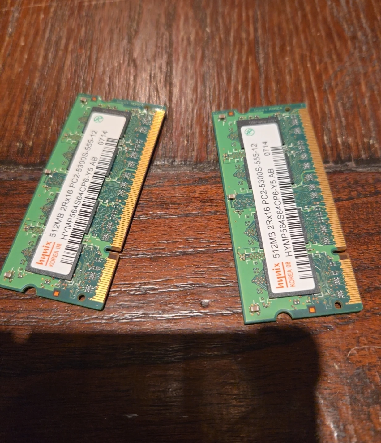 Hynix 512MB DDR2 RAM PC2-5300S-555-12 (2 sticks)