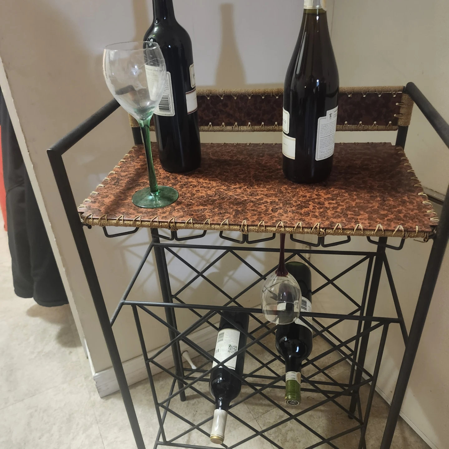 Wine server  bar
