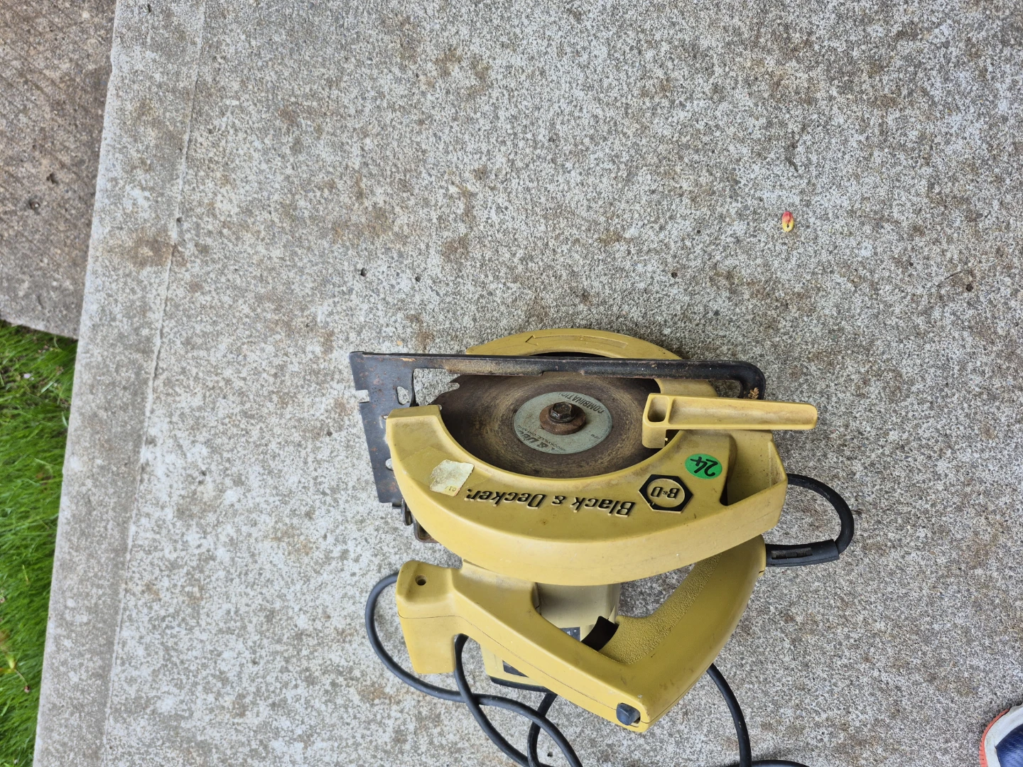 Black & Decker Circular Saw - photo 2