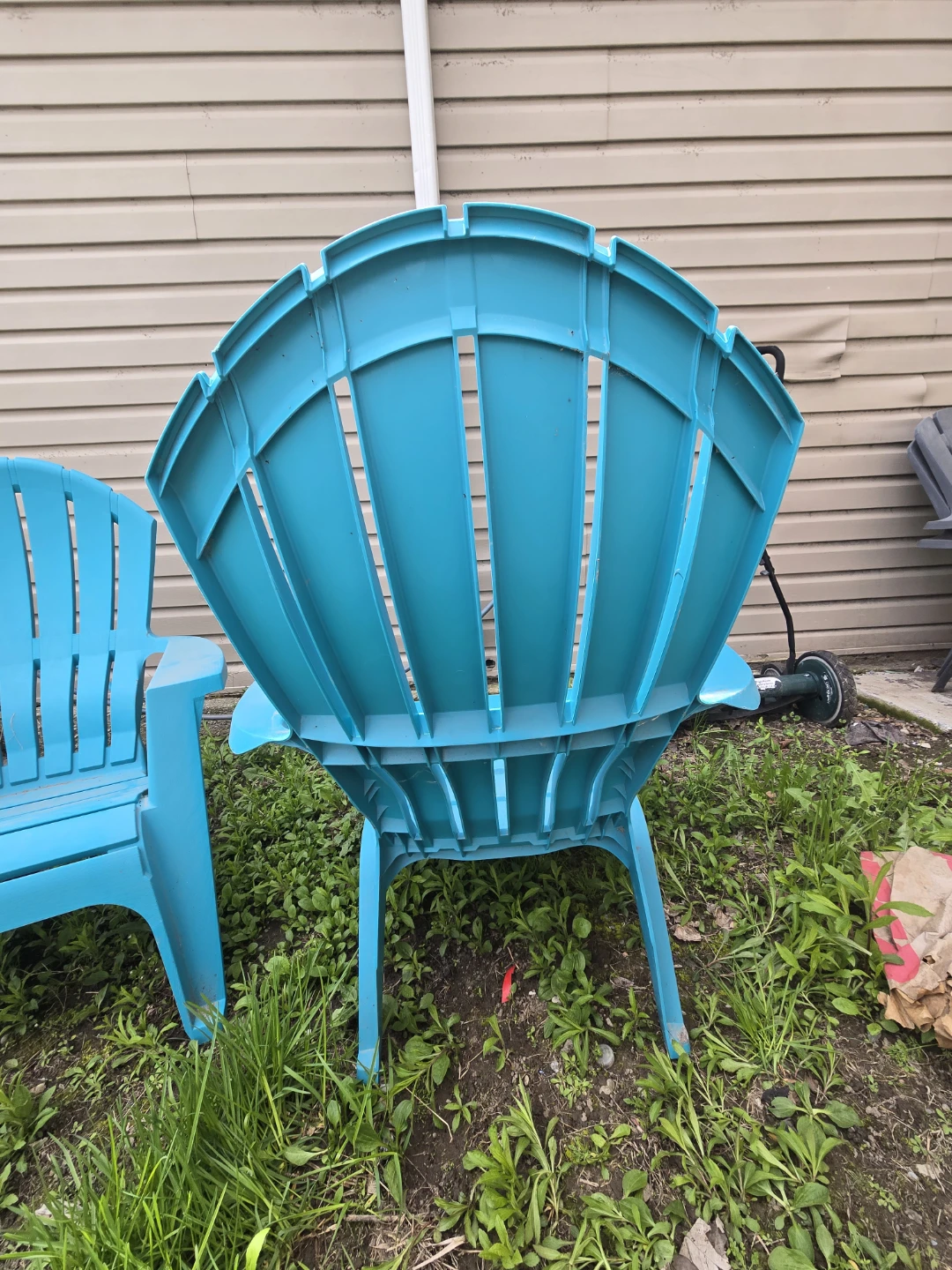 $20 per chair retail $40 plus taxs. - photo 5