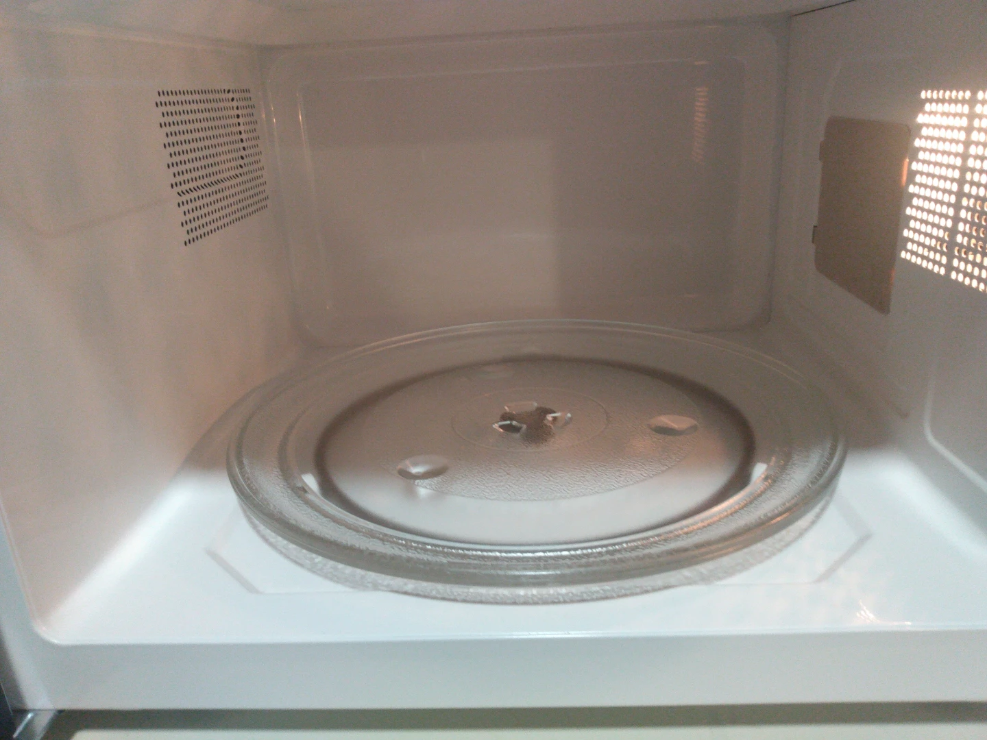 Hamilton Beach Microwave - photo 4