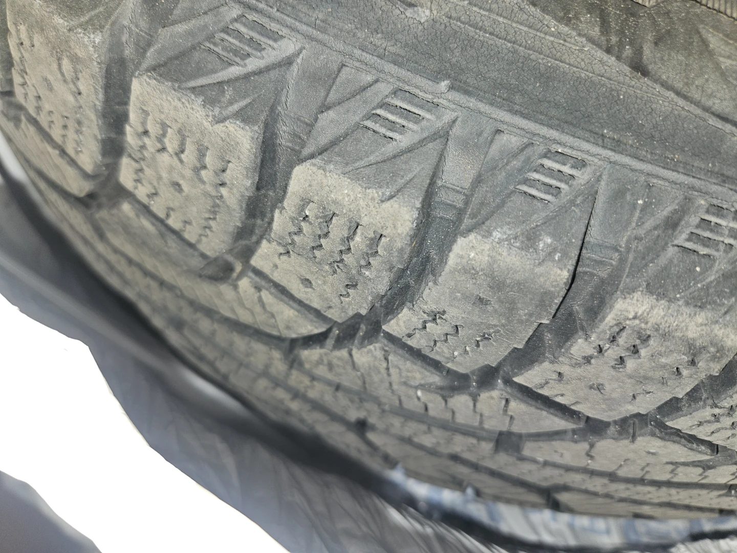 Hankook 215/70R16 100T Tire - photo 3
