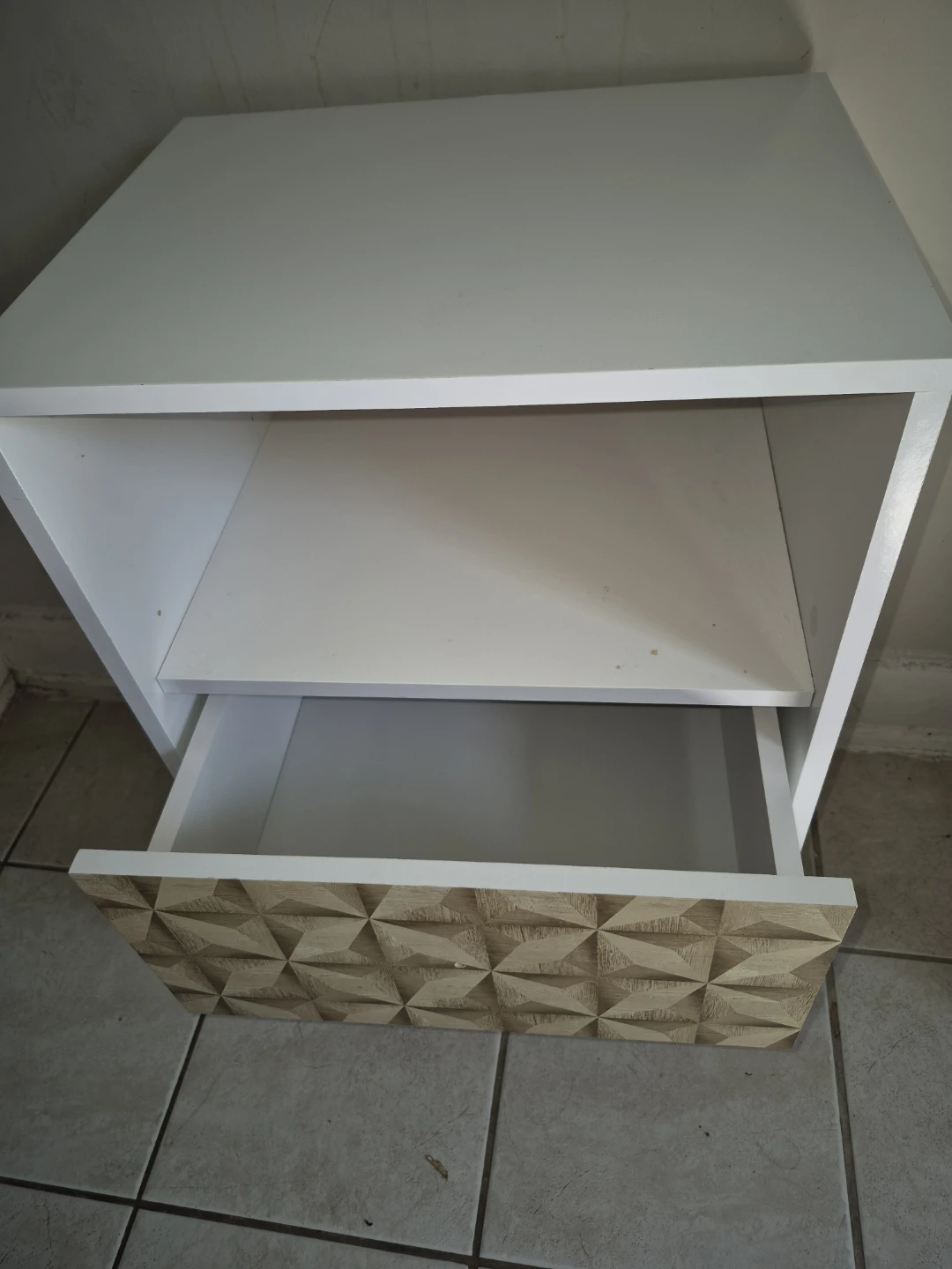 White Bedside Table with Geometric Drawer. MOVING OUT SALE ❌️ - photo 2