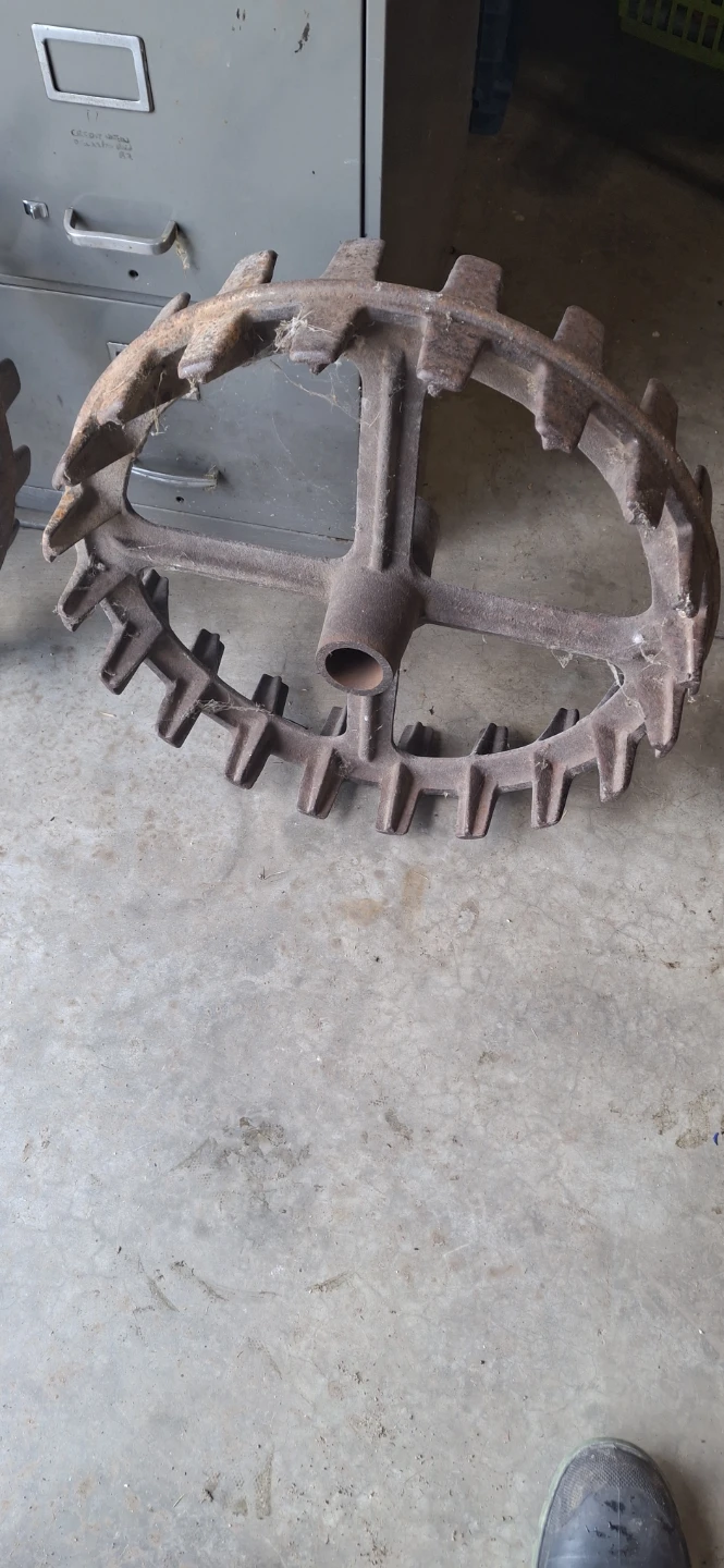 Vintage  cast iron wheels - photo 3