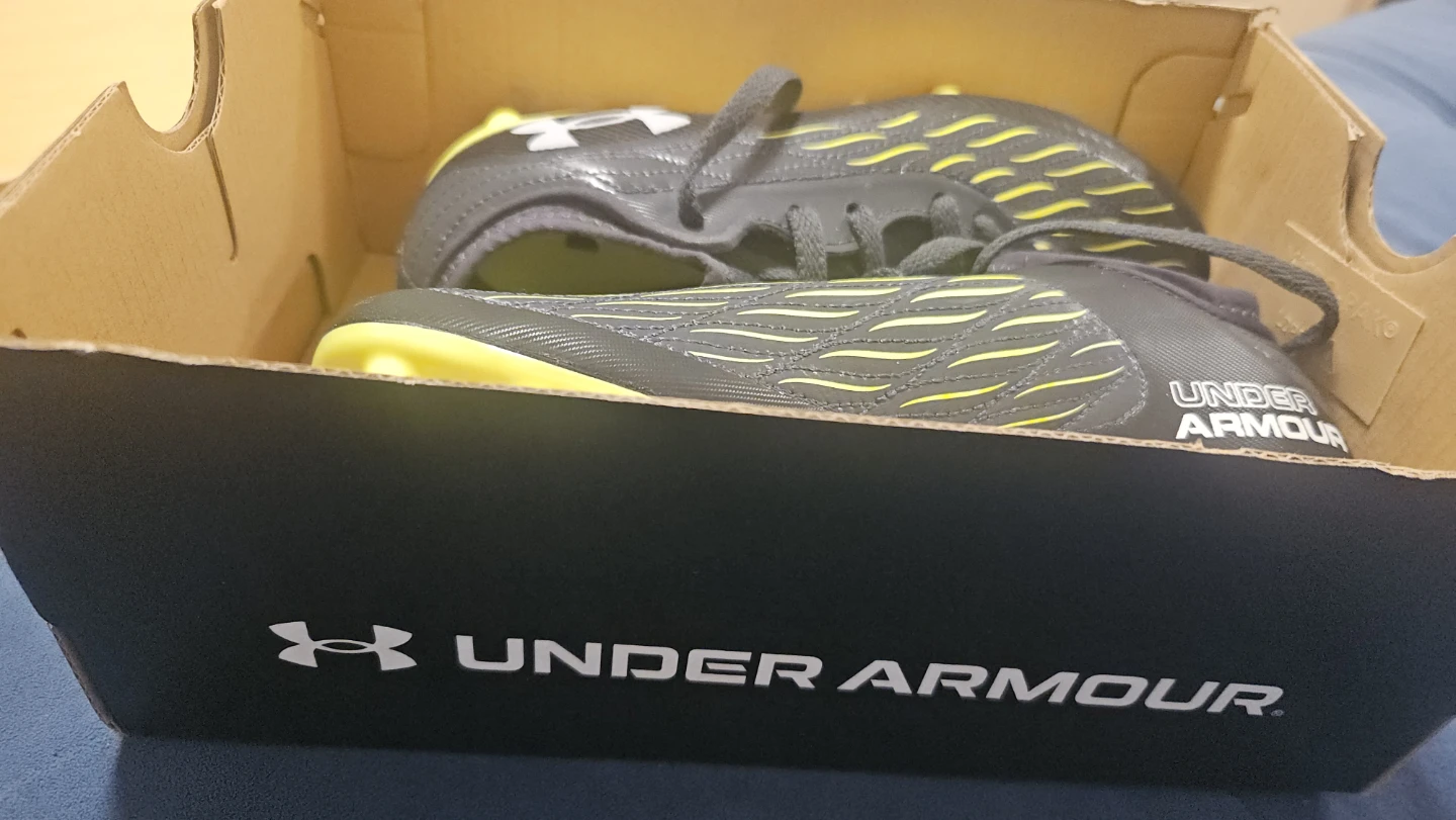 Brand New Under Armour Soccer Cleats SIZE 1 (Youth) - photo 2