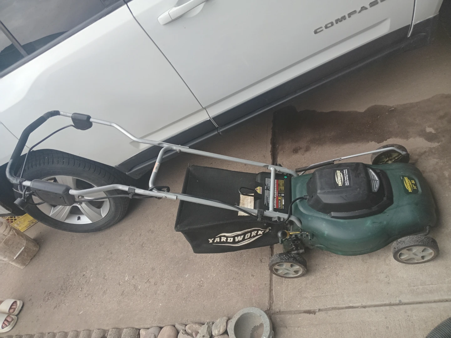 Yardworks 14" Electric Compact Lawn Mower - 8A - photo 3
