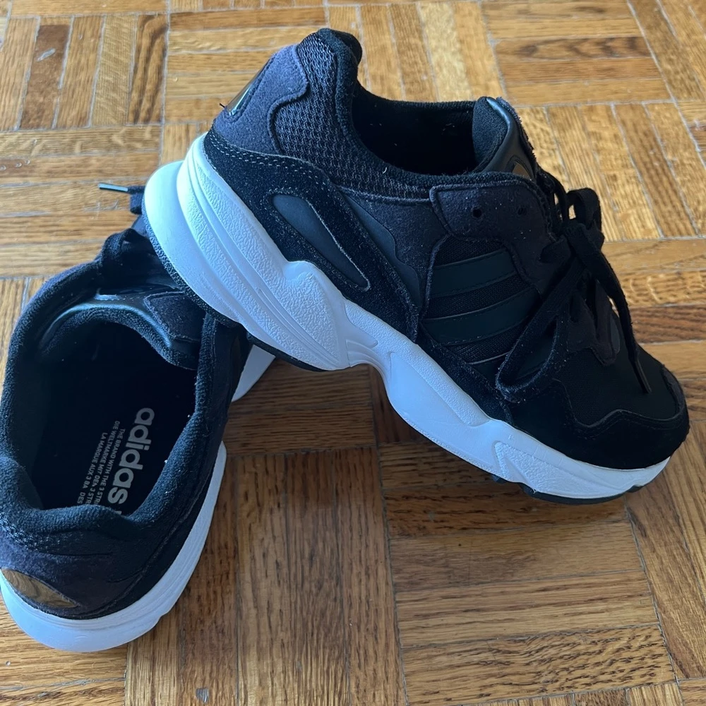Adidas Originals Yung-96 Black Sneakers Unisex - photo 2