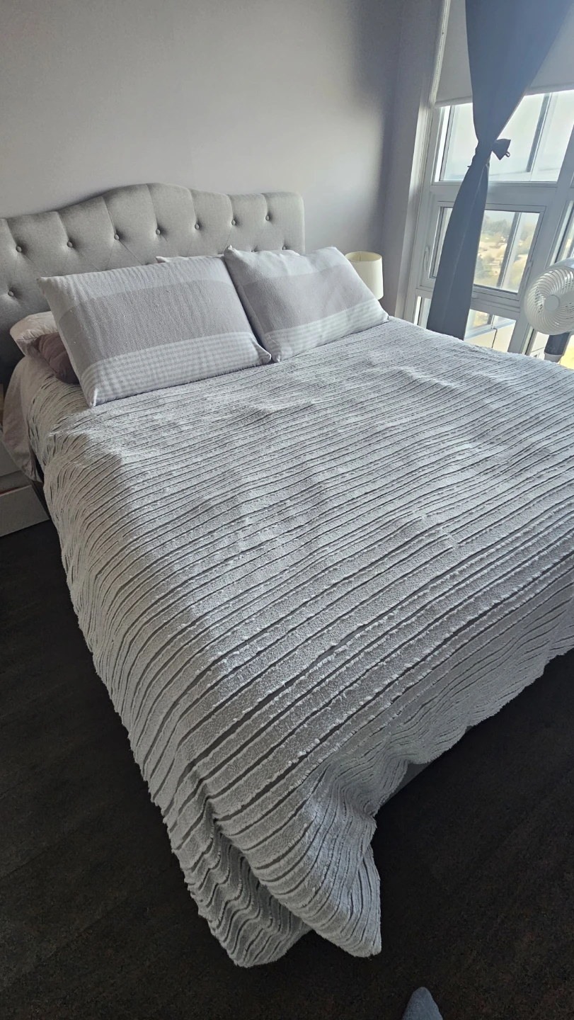 Tufted Headboard Bed Frame and Mattress