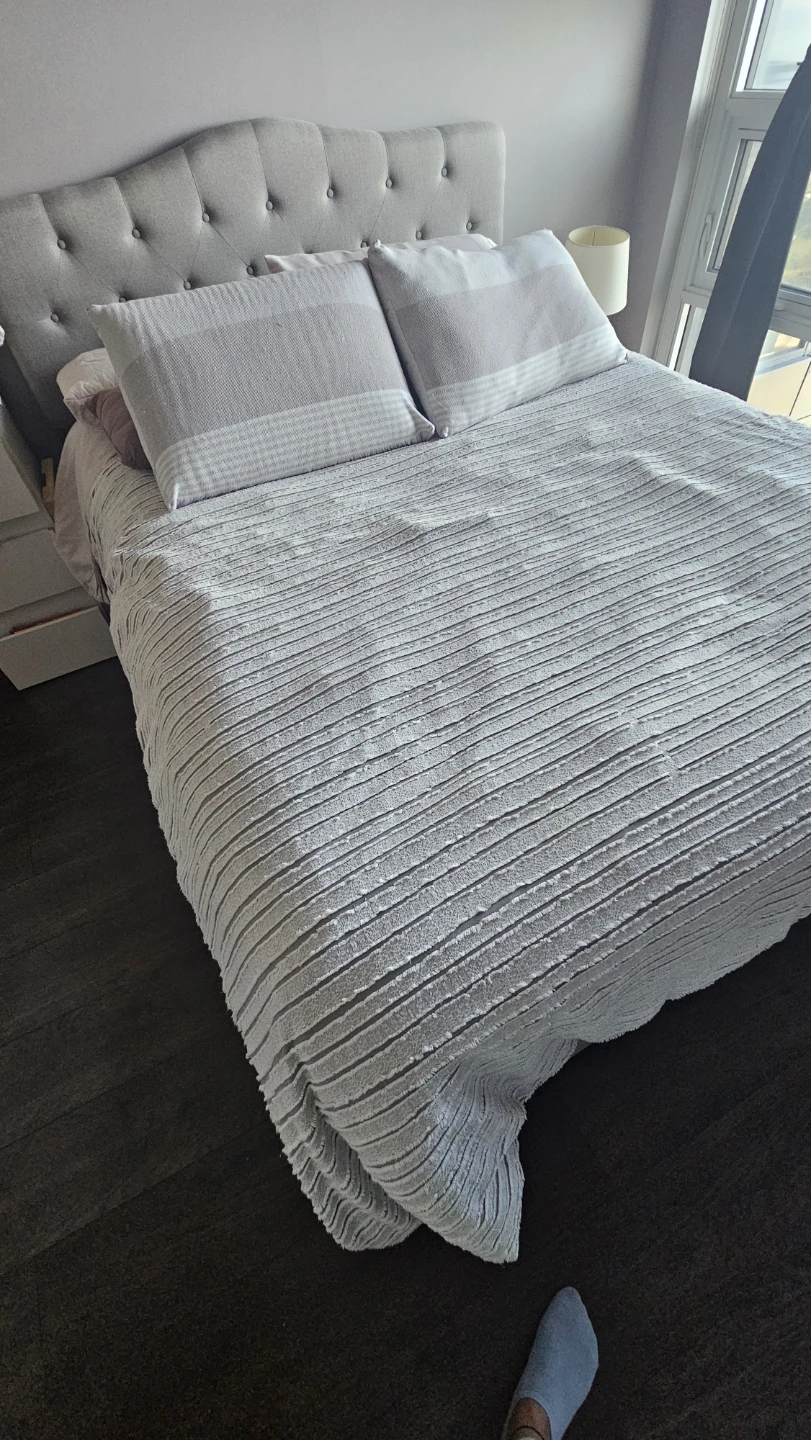 Tufted Headboard Bed Frame and Mattress - photo 4