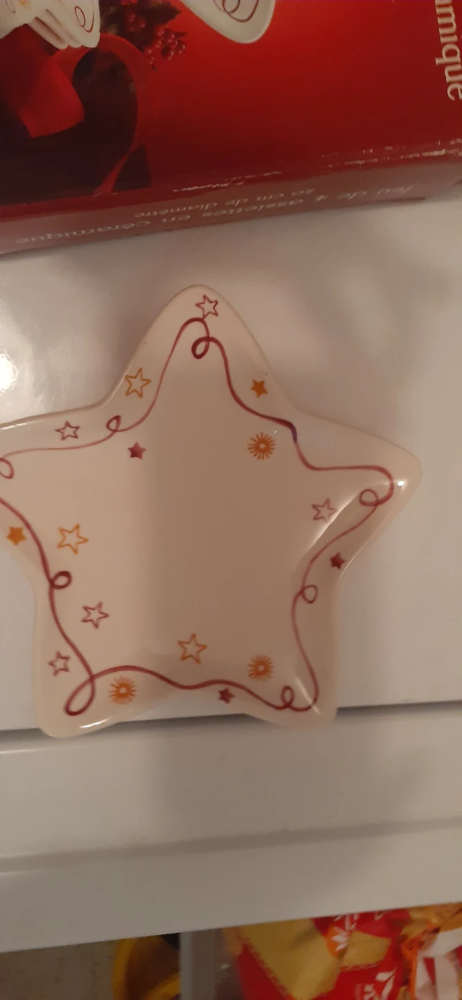 Set of 4 Star-Shaped Ceramic Plates