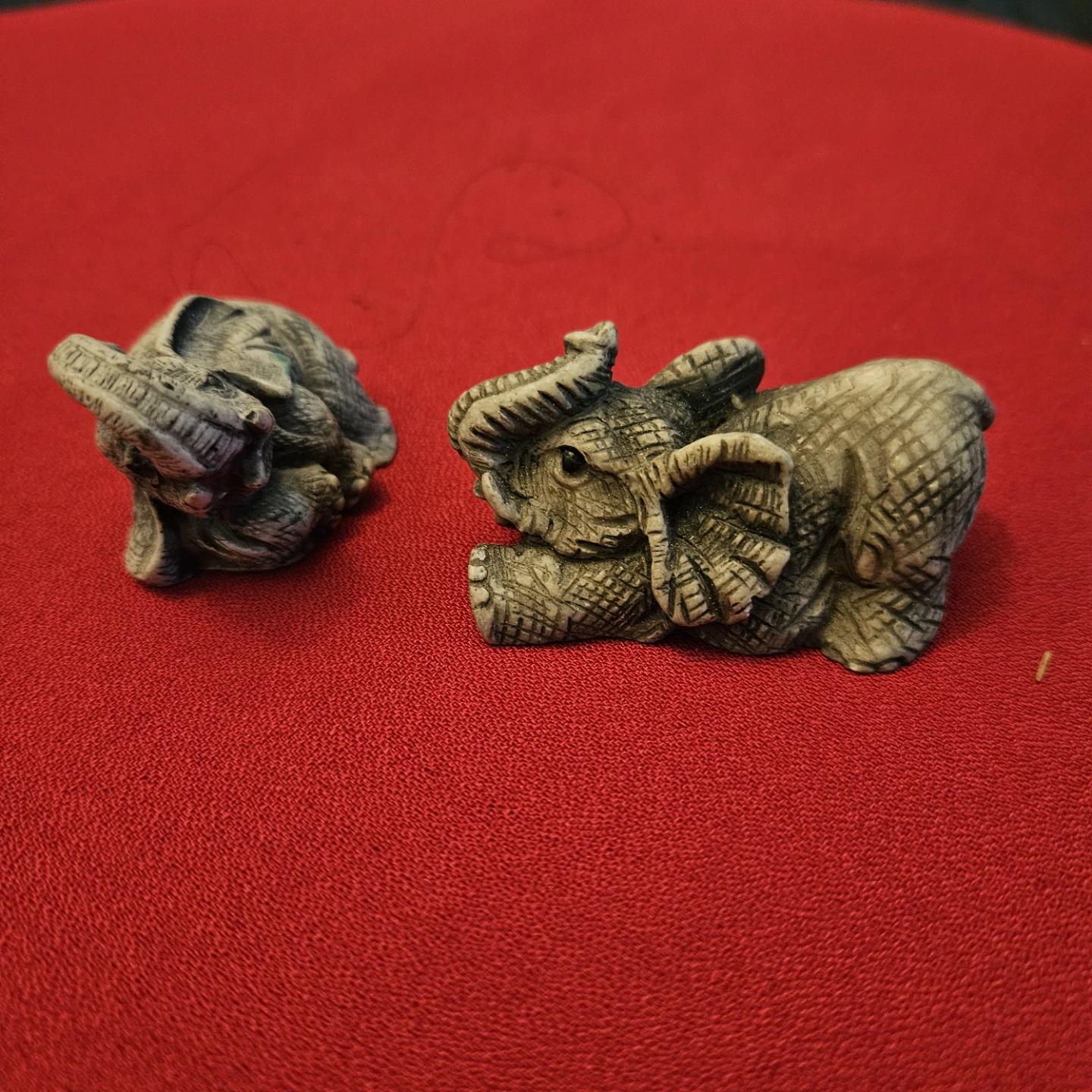 Set of 2 Elephant Figurines - photo 2