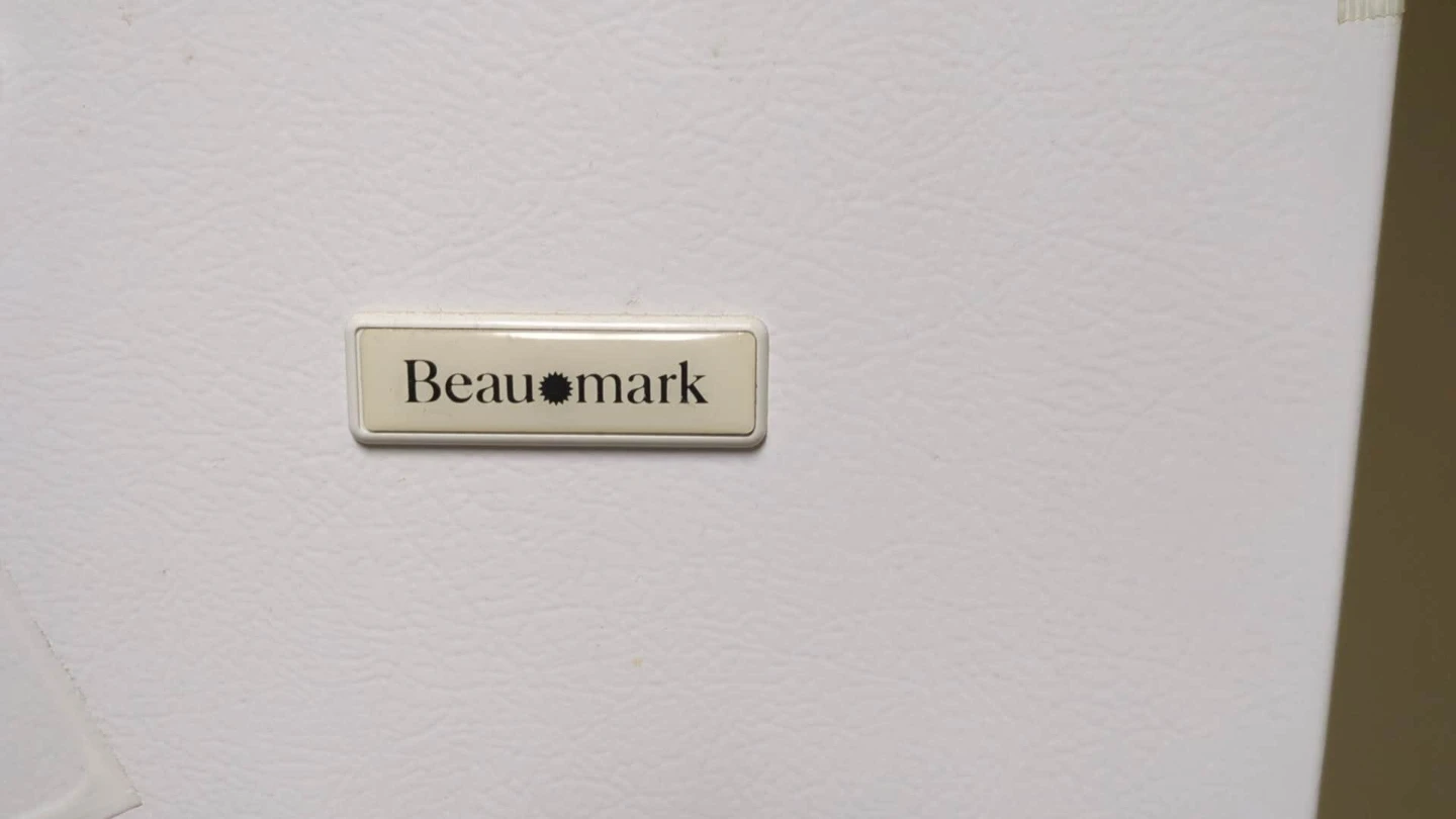 White Beau Mark Freezer - photo 3