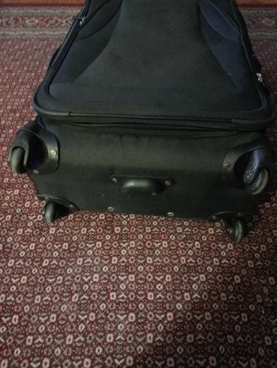 Ricardo Black Soft-Sided Rolling Suitcase - photo 2