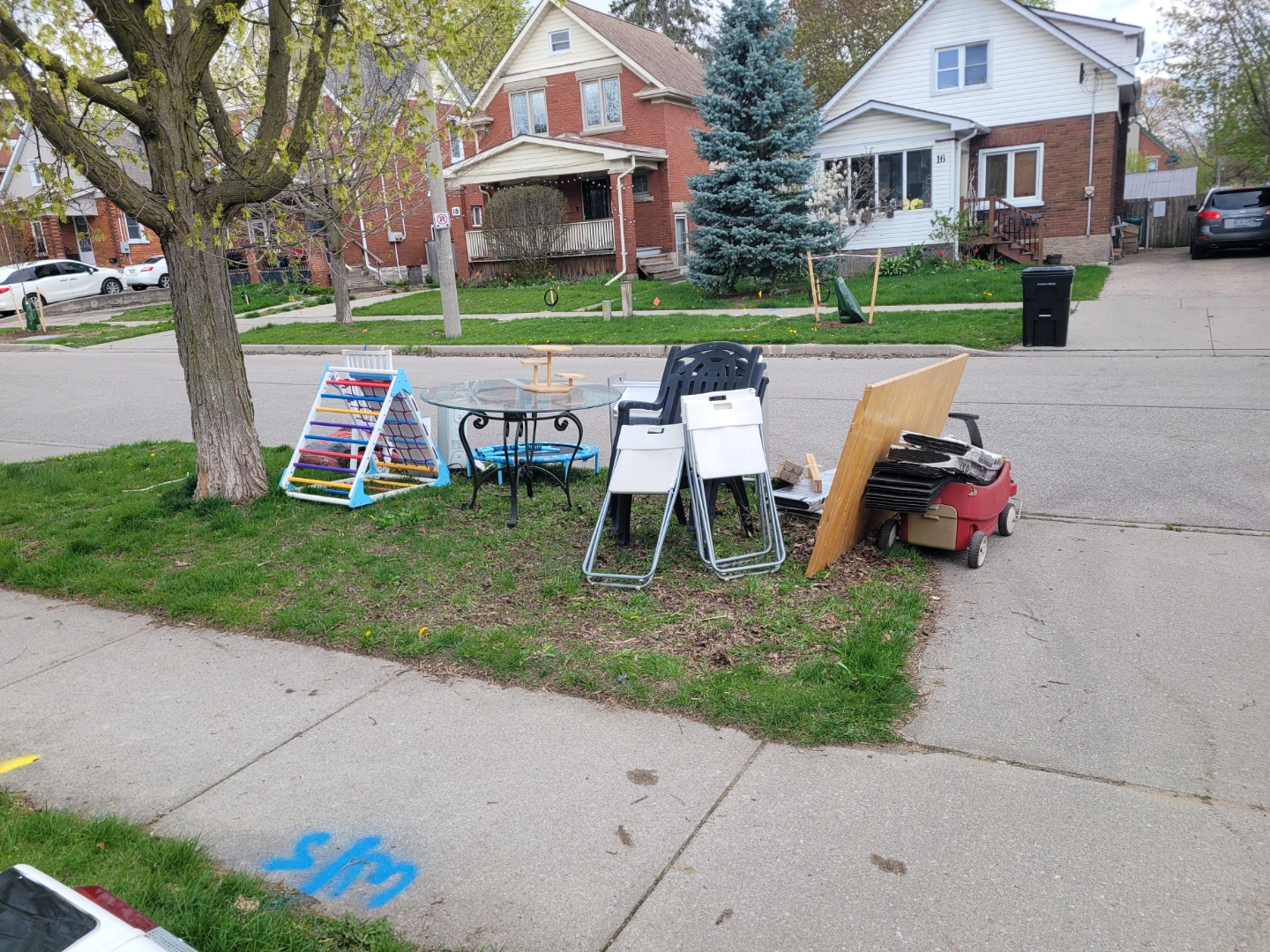 All sorts of free stuff!!