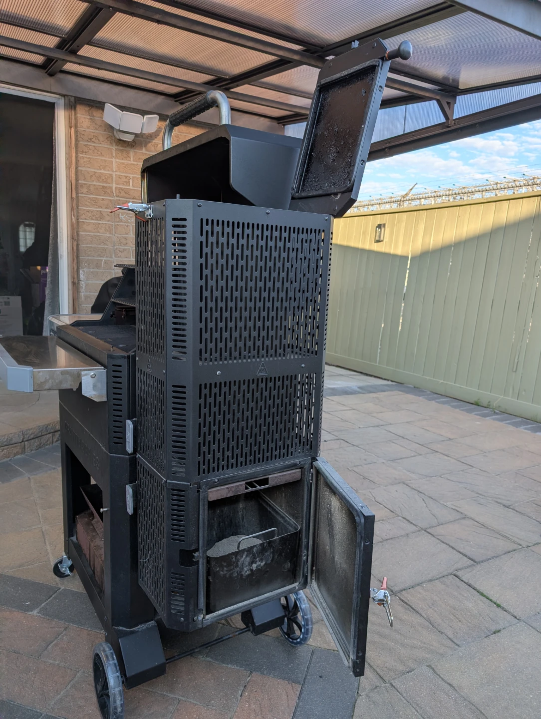 Masterbuilt Gravity 800 - Charcoal Grill, Pizza Oven & Griddle - photo 3