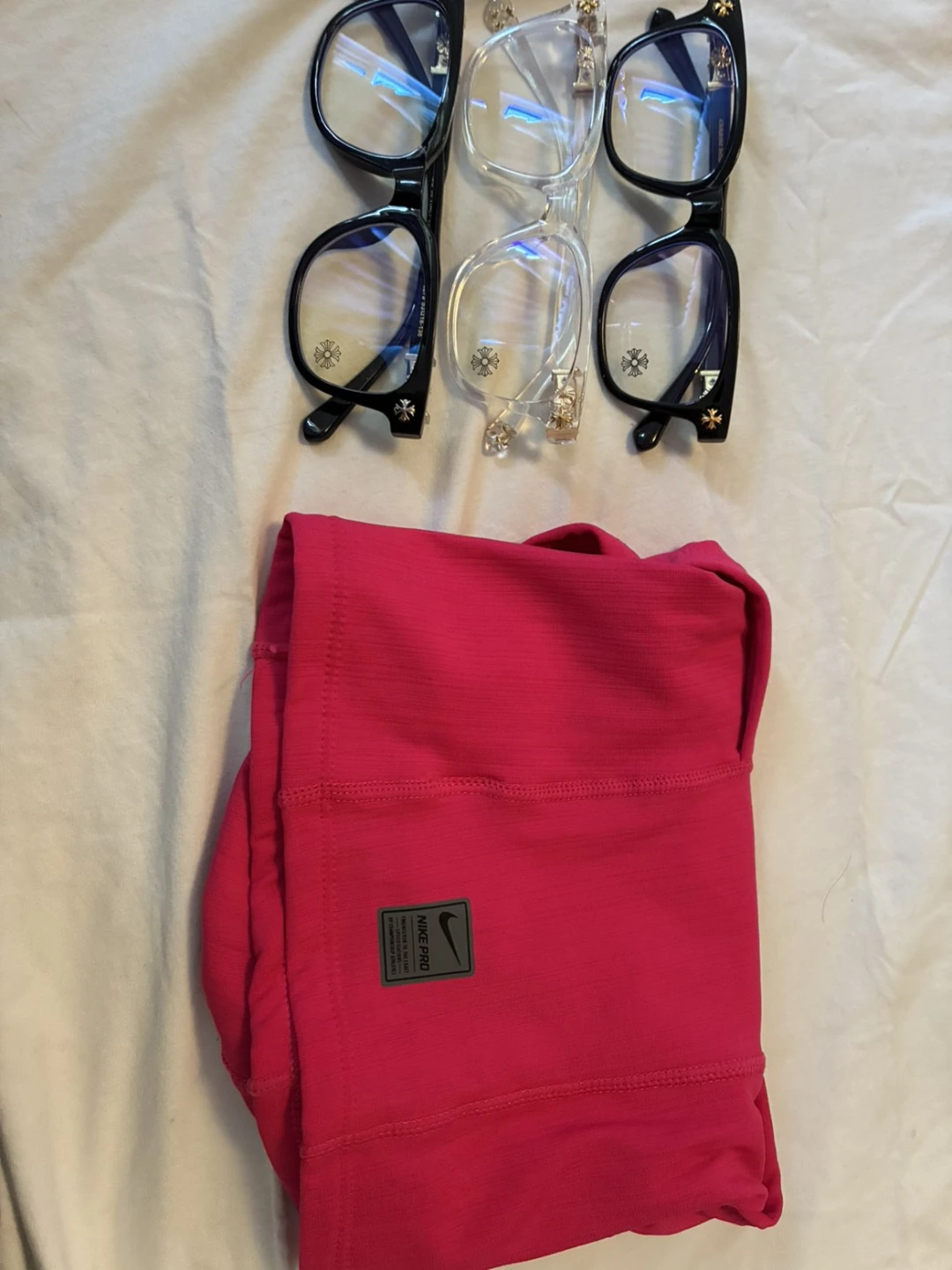 Chrome heart glasses And Pink nike ski