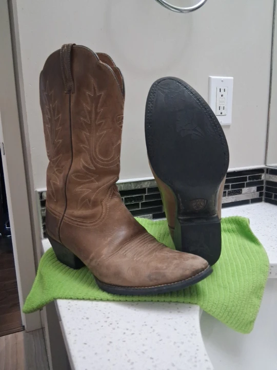 Ariat Cowboy Boots - US 9.5B Ladies - photo 2