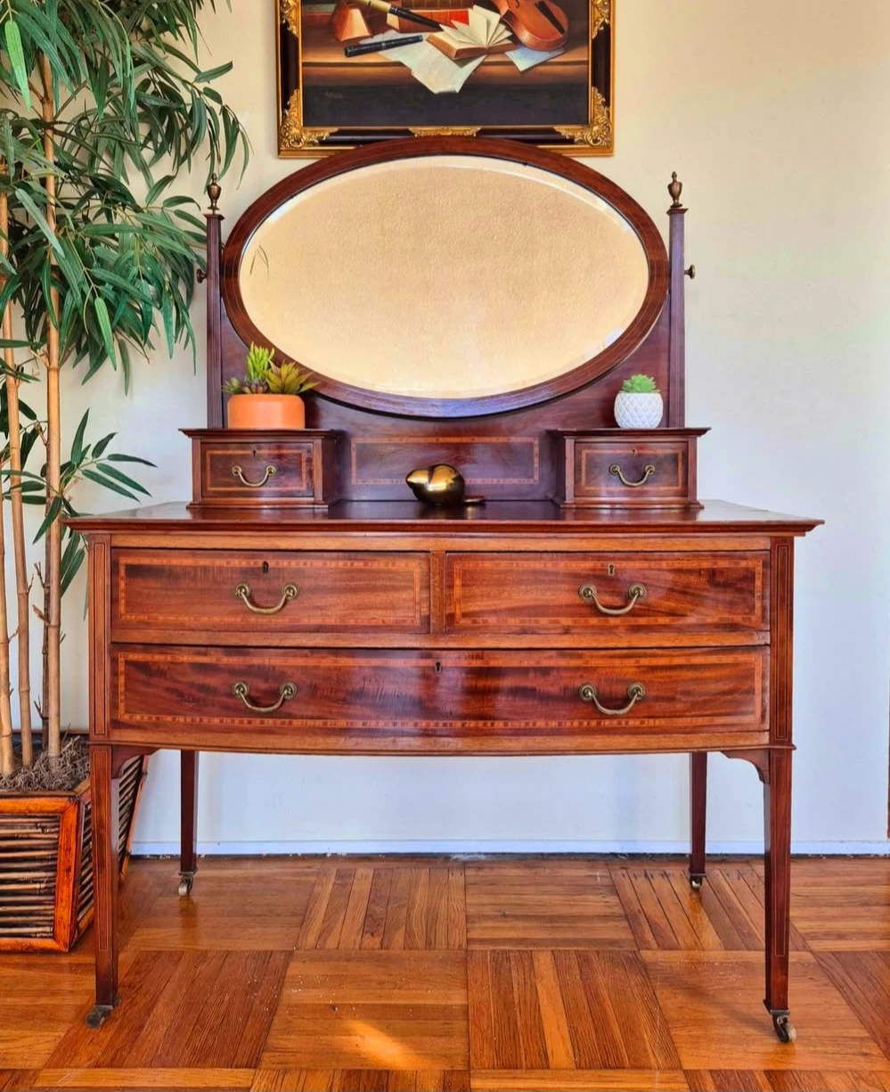 Antique Solid Wood Vanity Dresser With Mirror On Caster Wheels