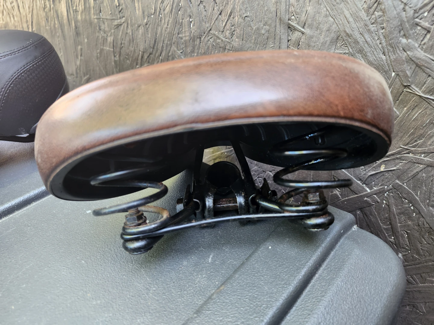 Brown Bicycle Saddle with Springs Very Comfortable - photo 3