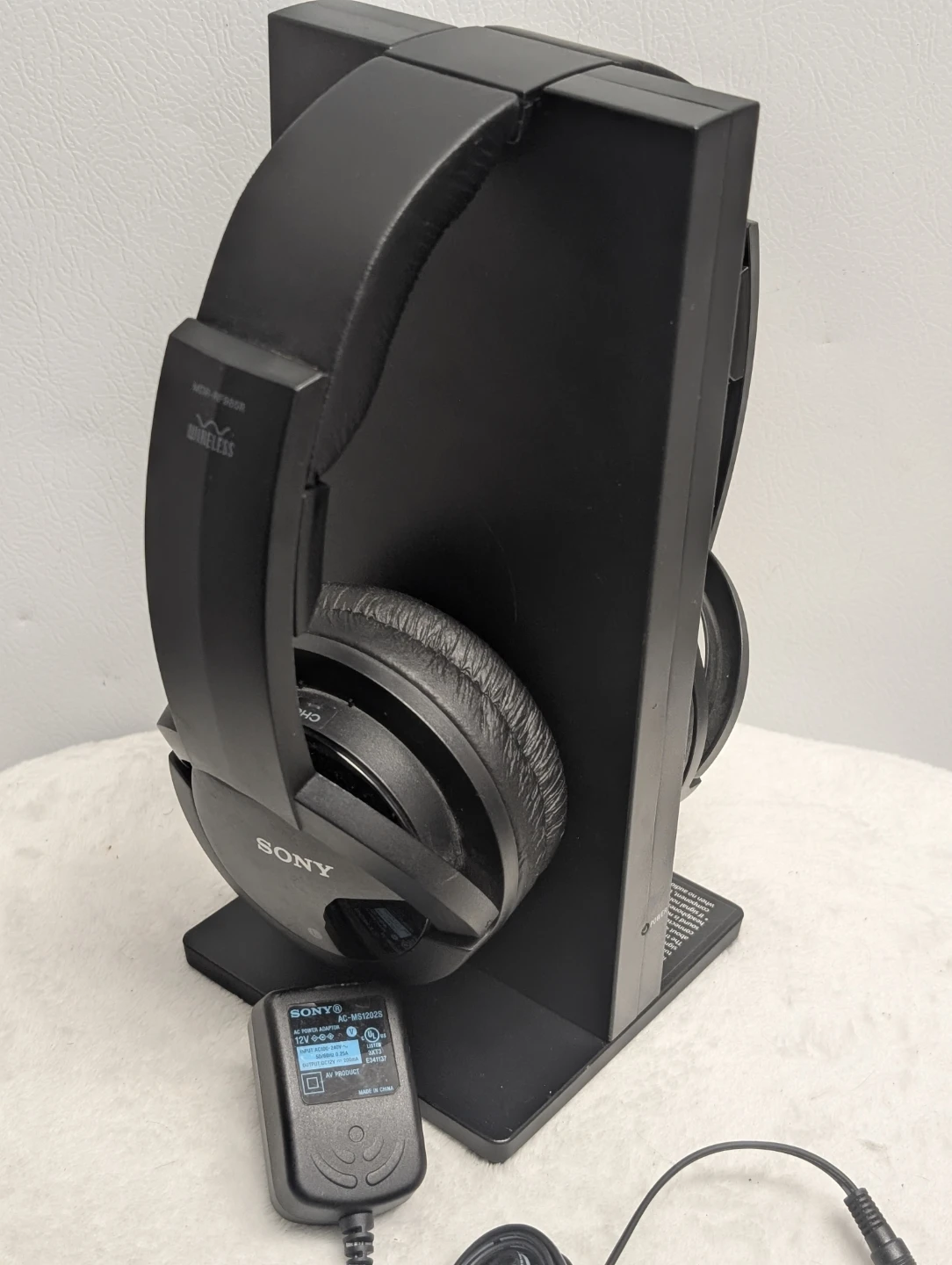 Sony MDR-RF985R Wireless Headphones with Stand and AC Adapter