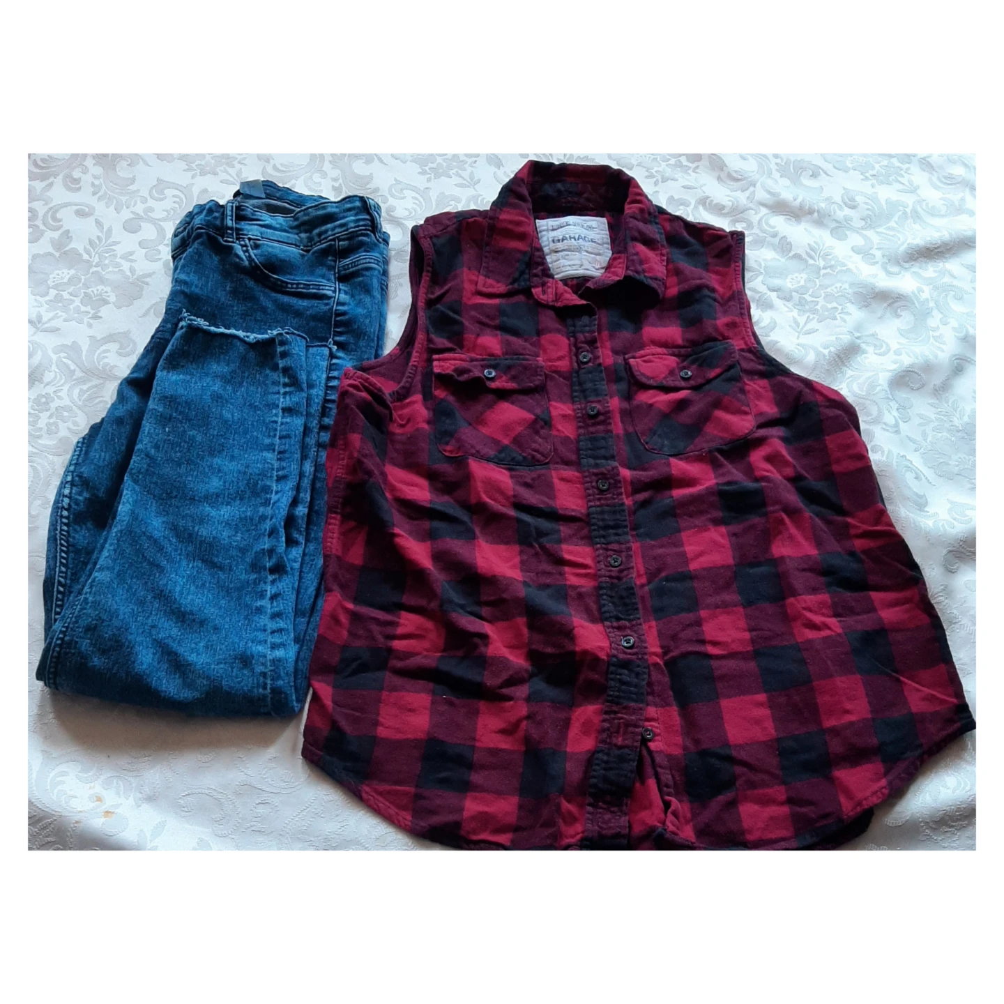 2pc Garage Red & Black  Sleeveless Shirt and Blue Denim Jeans - photo 2