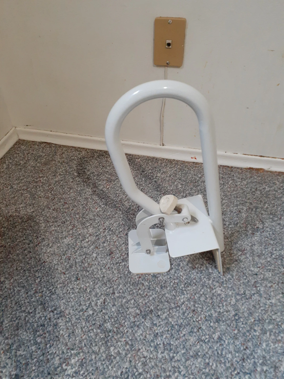 White Bathroom Grab Bar tub