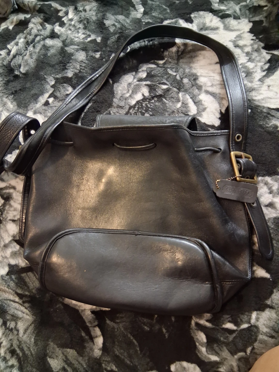 Black Leather Coach Bucket Bag - photo 3