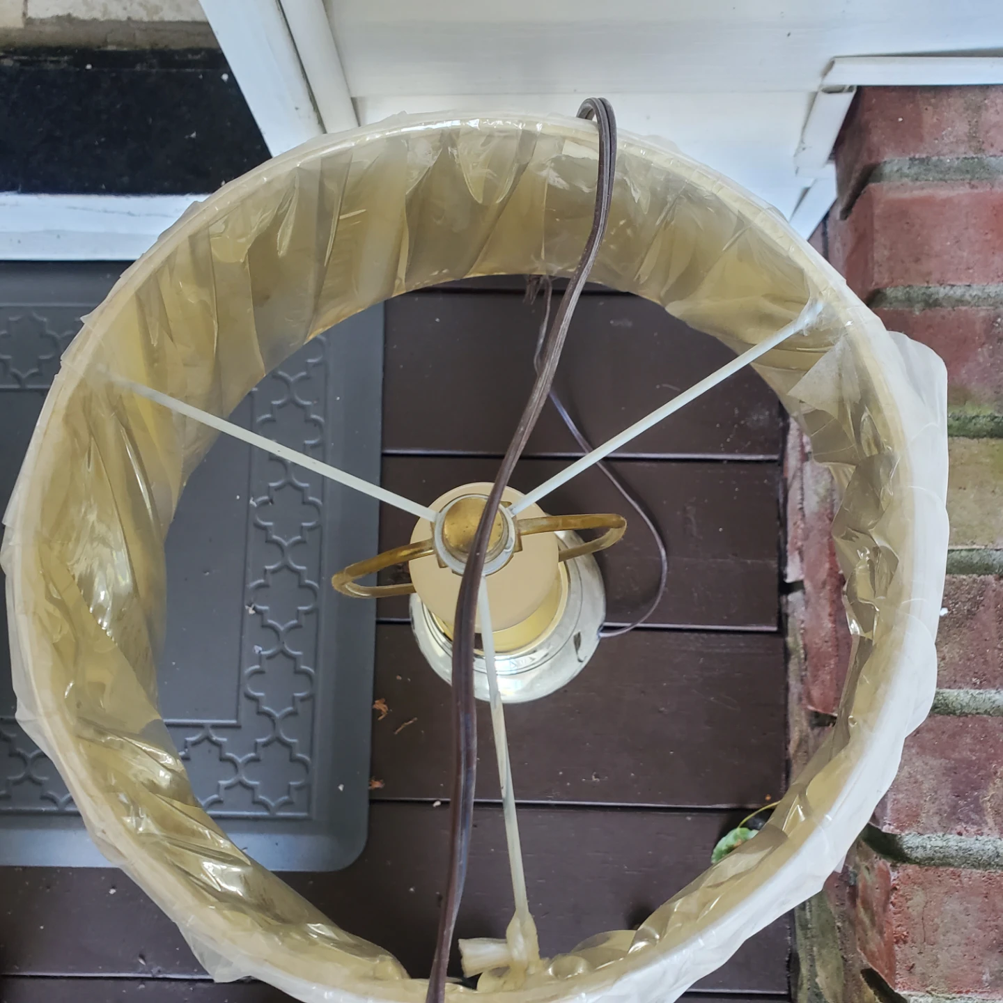 Table Lamp with Beige Shade - photo 3