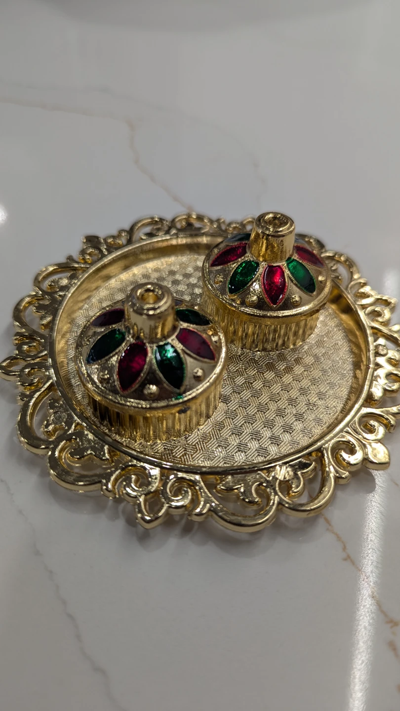 Decorative Gold Tray with Lidded Containers(Haldi and Kumkum) - photo 3