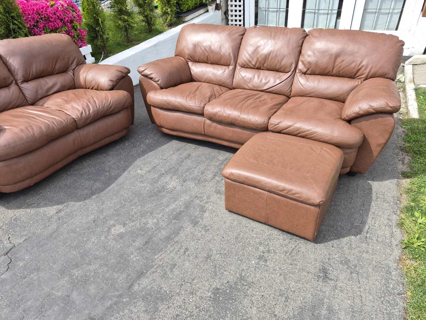 Brown Leather Sofa and Loveseat Set with Ottoman - photo 3