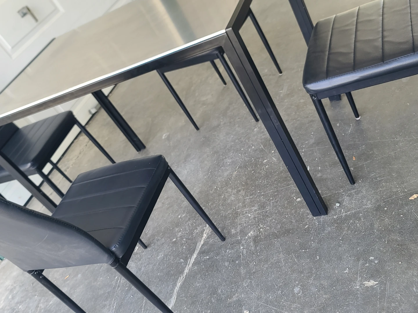 Dining Table with 4 Black Chairs - photo 2