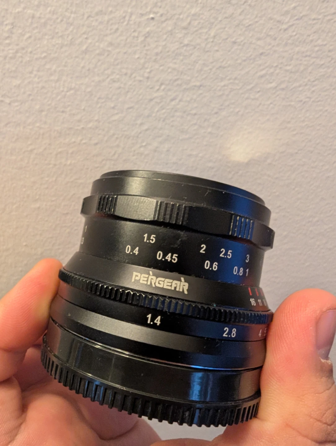 Pergear 35mm f/1.4 Lens - photo 2
