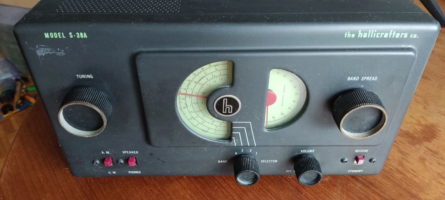 Vintage Hallicrafters S-38A AM Radio Receiver