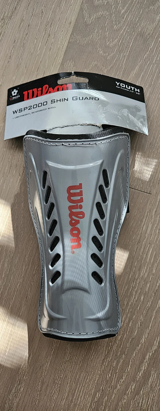 Wilson WSP2000 Shin Guard - Youth