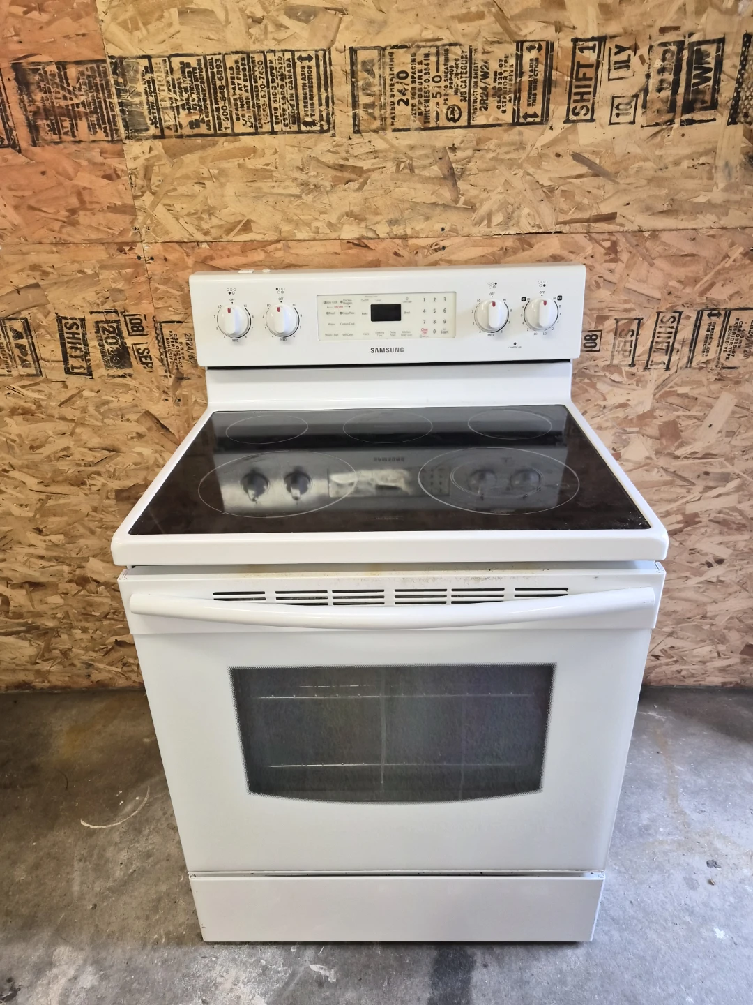 White Samsung Electric Stove with Oven