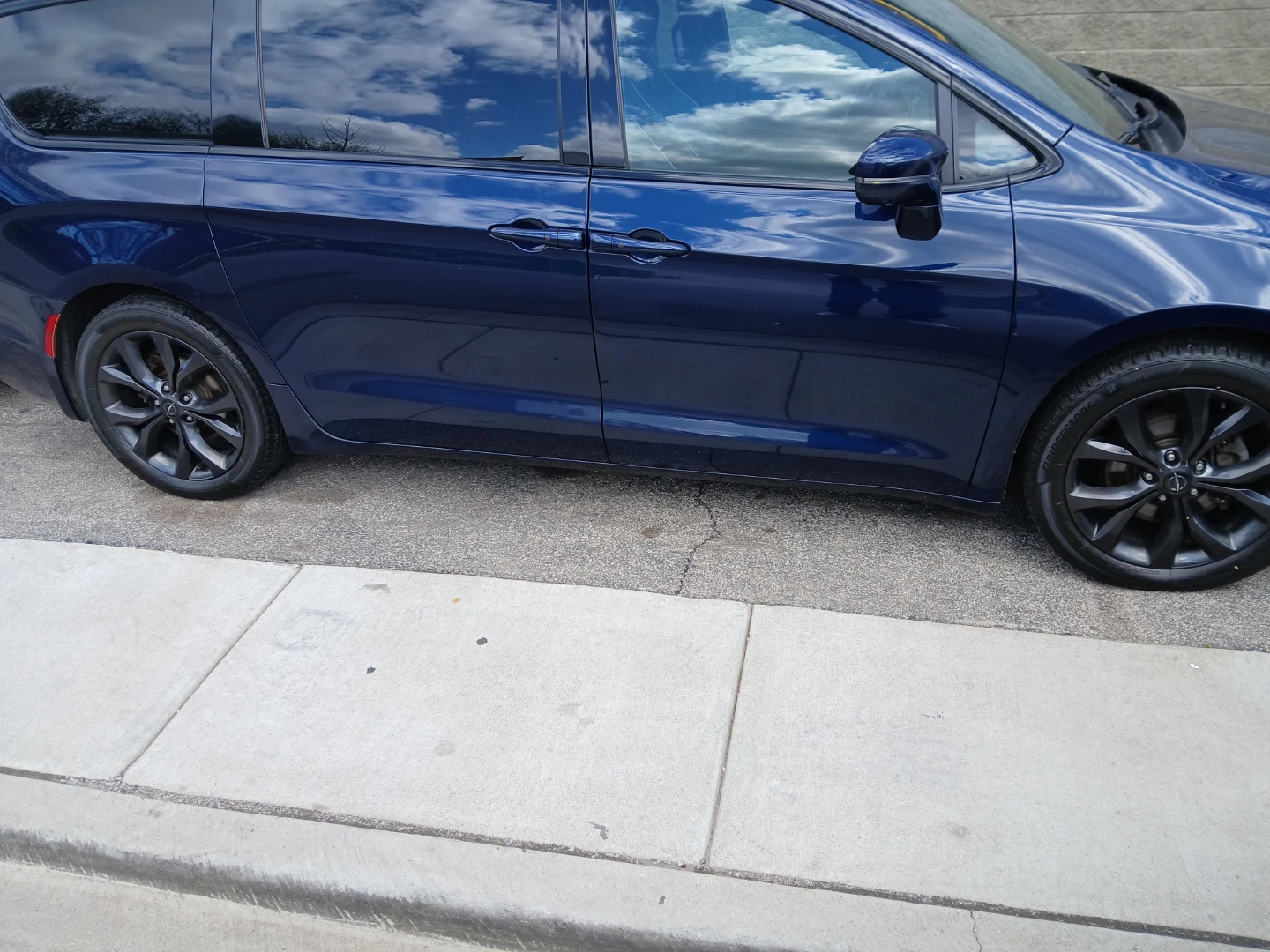 Used Dark Blue Minivan Chrysler Pacifica s limited