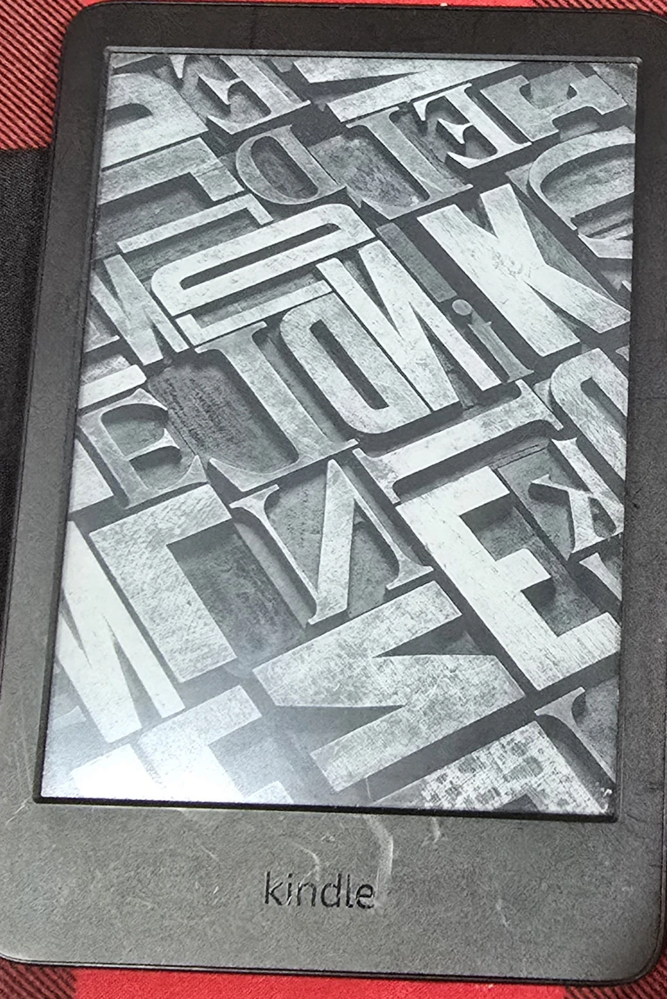 Amazon Kindle E-Reader 11th Gen - photo 2