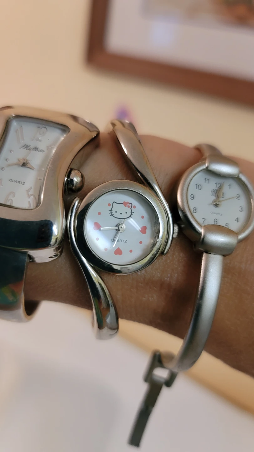 Bundle of 3 Women's Watches: Hello Kitty, Matthew, and Ritzen(1) - photo 3