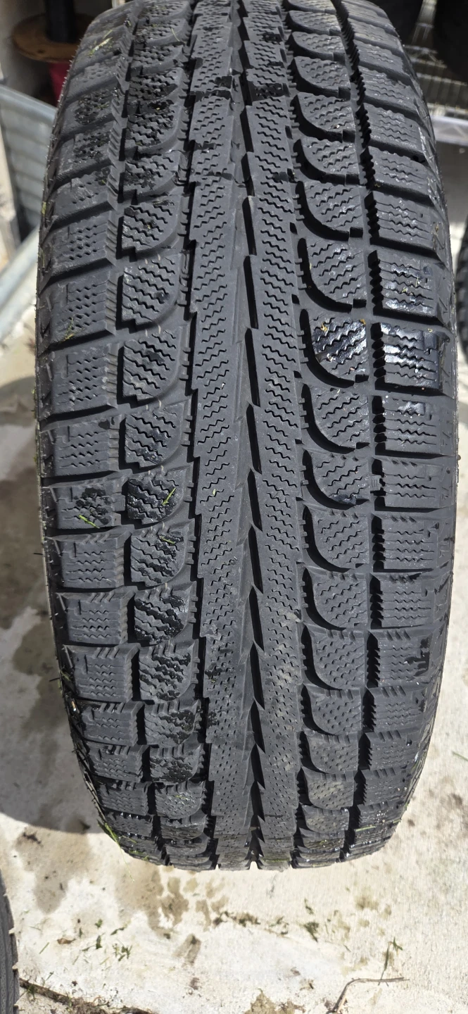 235/65R17 MAXTREK M7 Winter Tires - photo 4