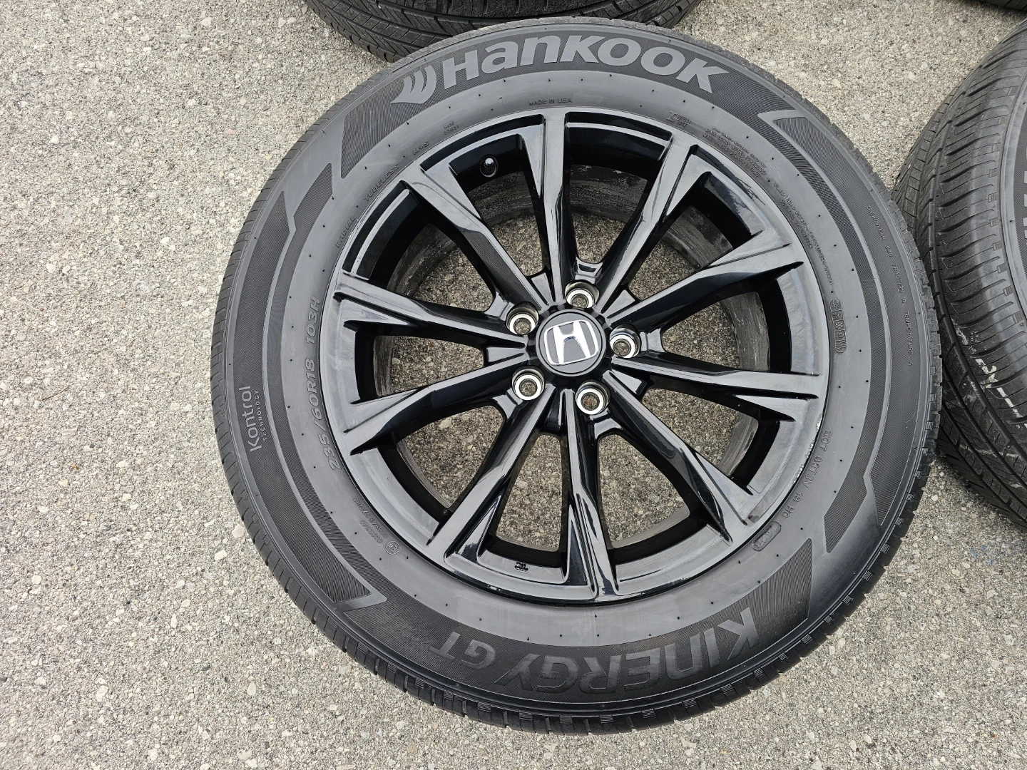 HONDA CRV O.E.M RIMS AND ALL SEASON TIRES 235/60 R18 - photo 3