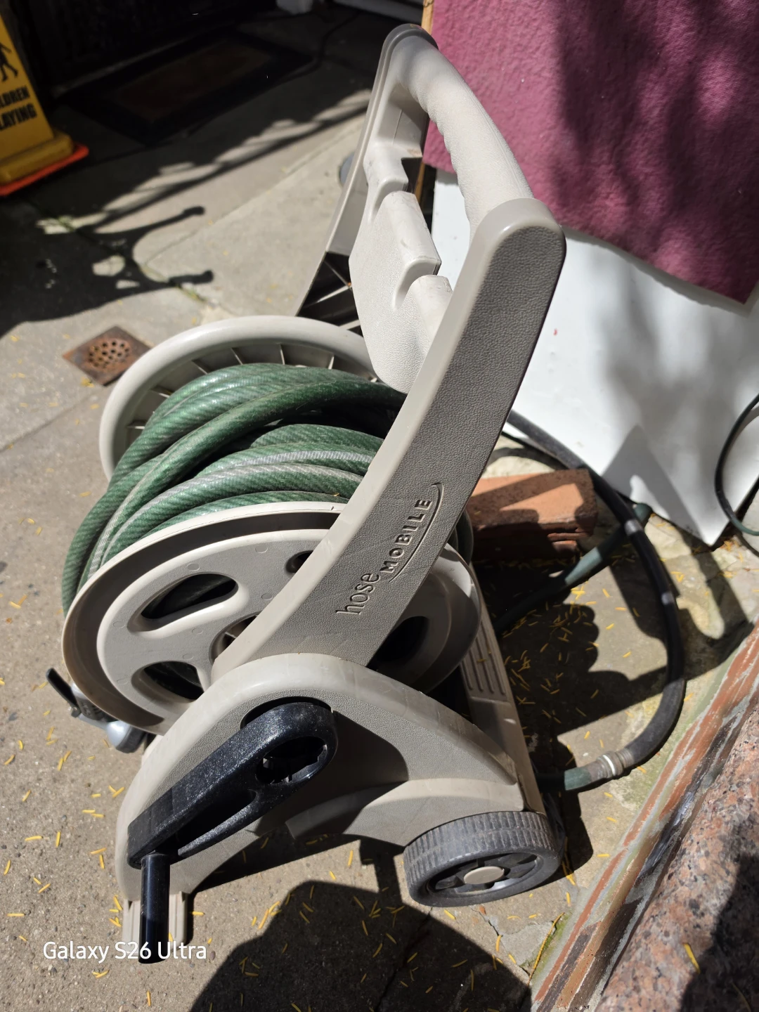 Suncast  175ft Hosemobile Hose Reel Cart with Rubber Hose - photo 3